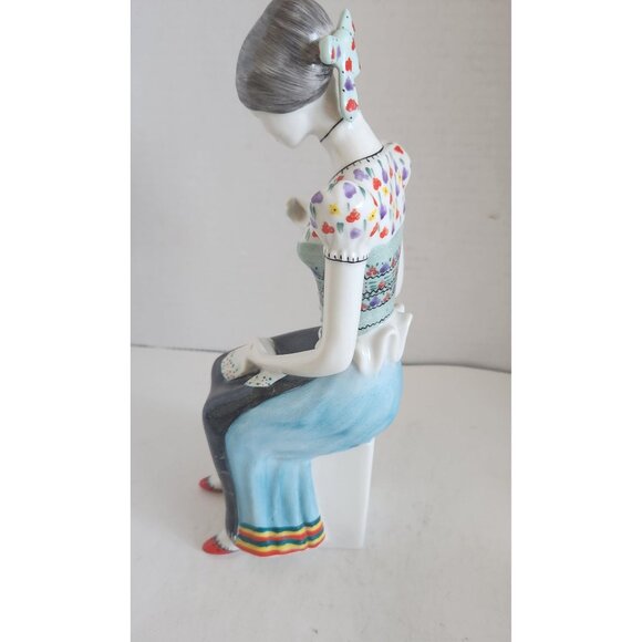 Vintage Zsolnay Hungary Hand-Painted Porcelain Figurine Of Woman In Traditional - Picture 2 of 6